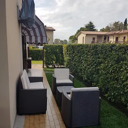 Holiday House Di Fiore Simona בית נופש *